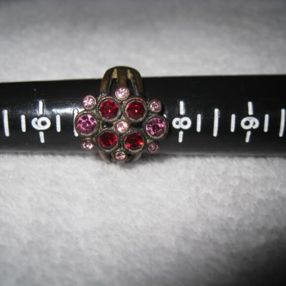 Gold Tone Ring w/ Glass Stones Vintage Size 7 - Picture 3 of 16